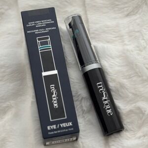 NIB trèStiQue Good Vibes Mascara +Built-In Lash Curler Icelandic Black Full Size